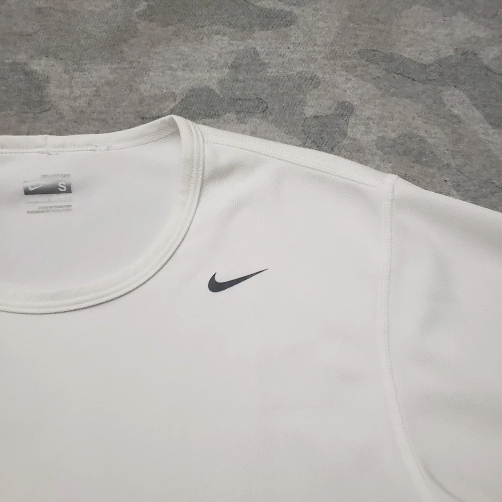 Nike Shirt Mens Small White Pullover Long Sleeve Athletic Fitness Gym